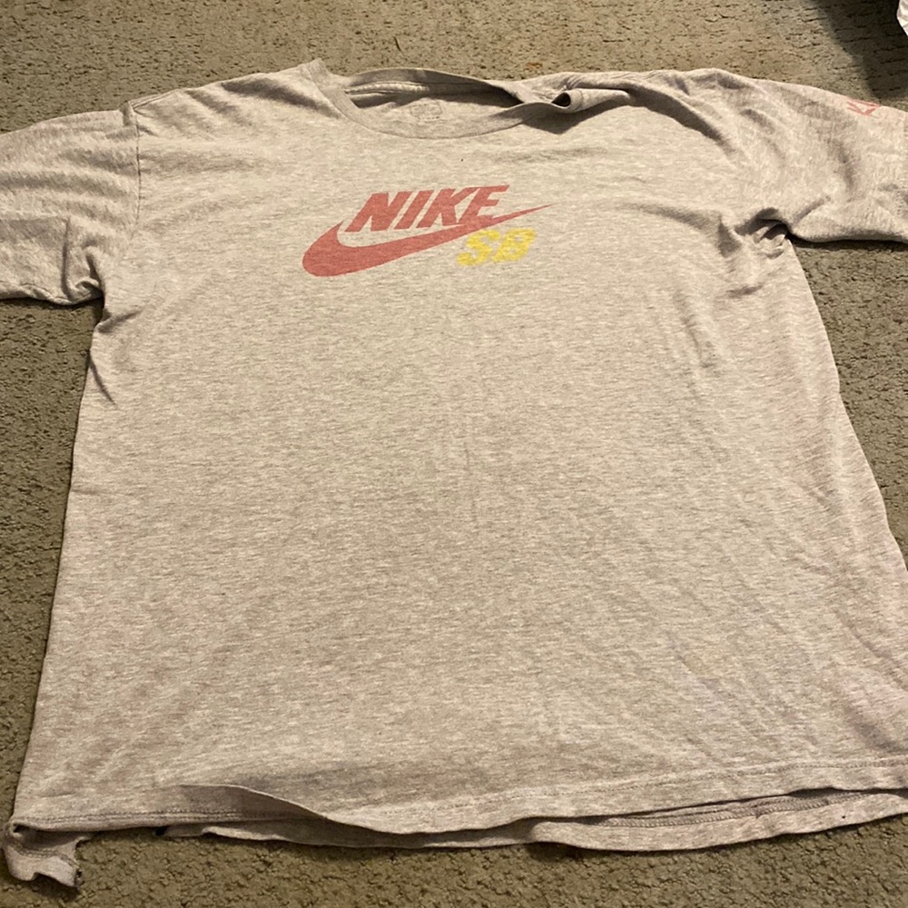 Nike SB shirt